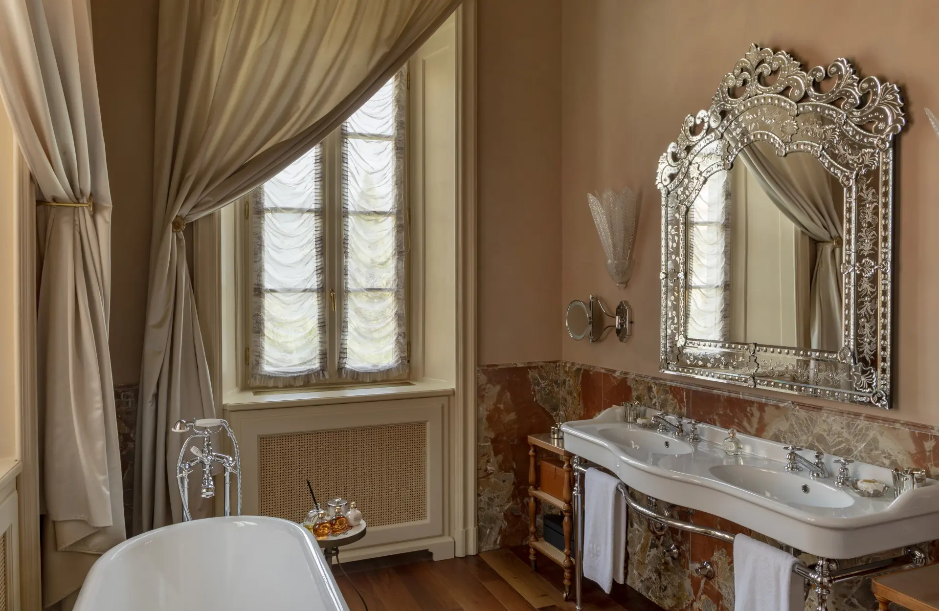 Passalacqua suite bath