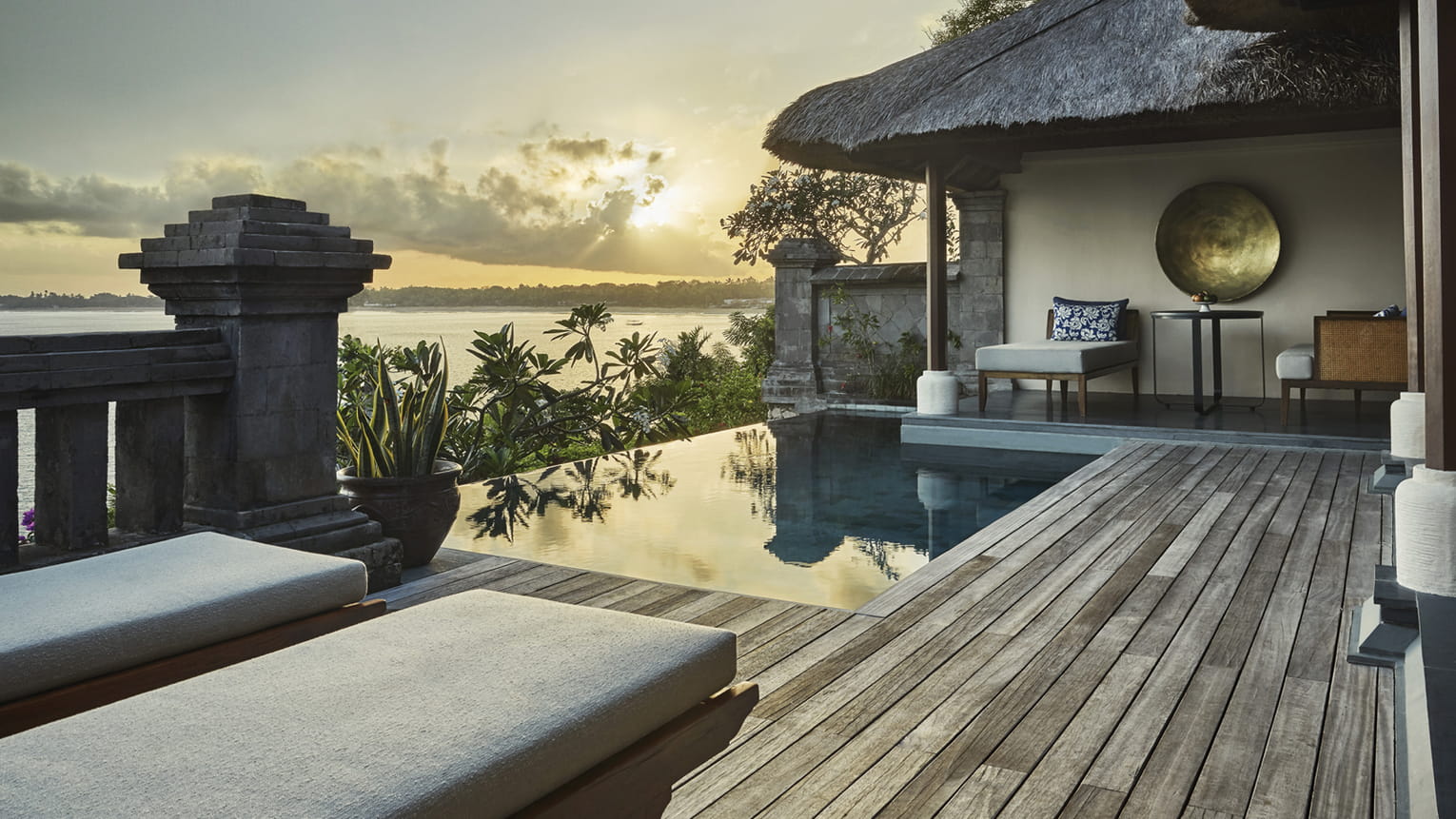 Four Seasons Jimbaran Bay villa pool