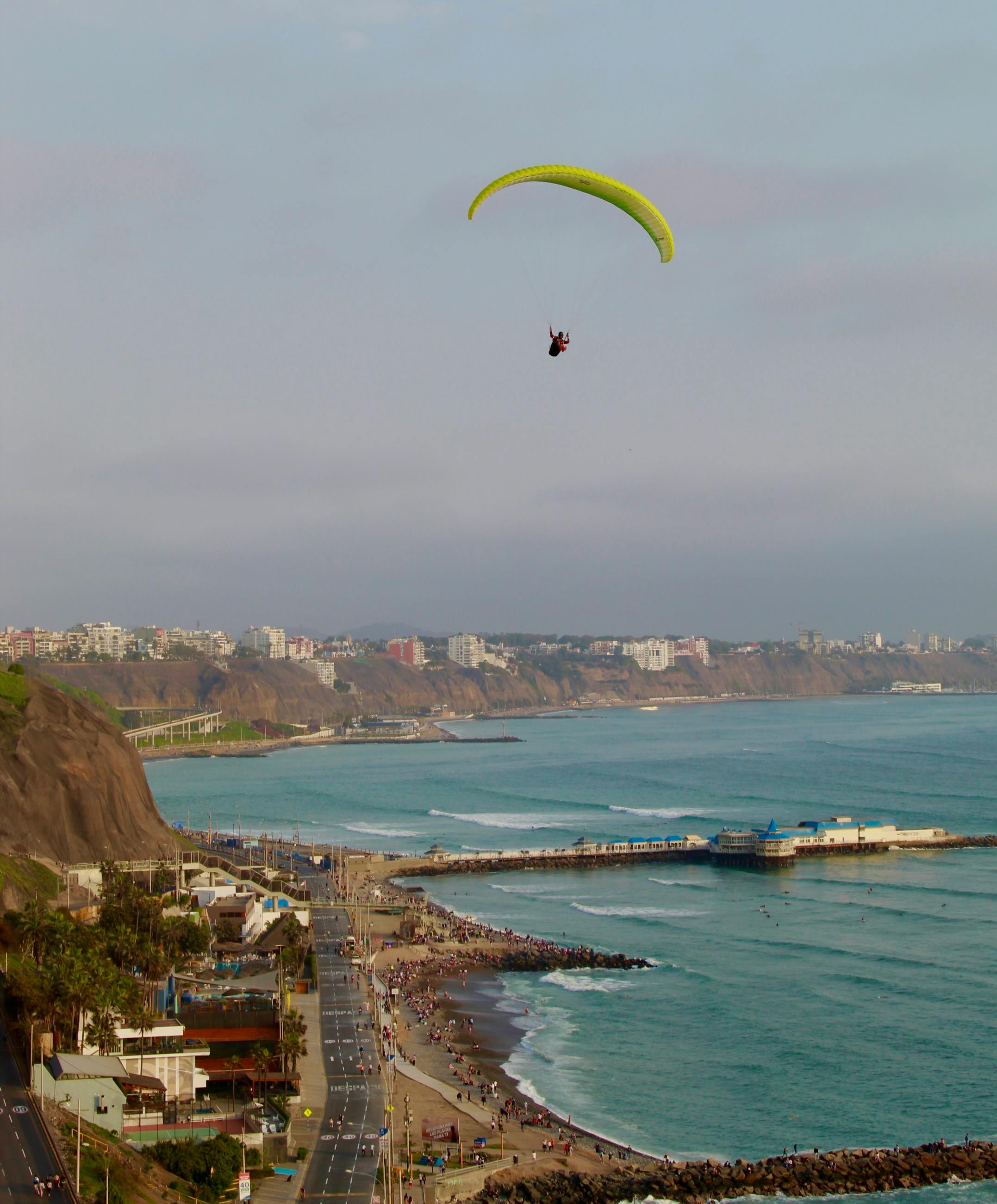 Malecón cliffs Lima