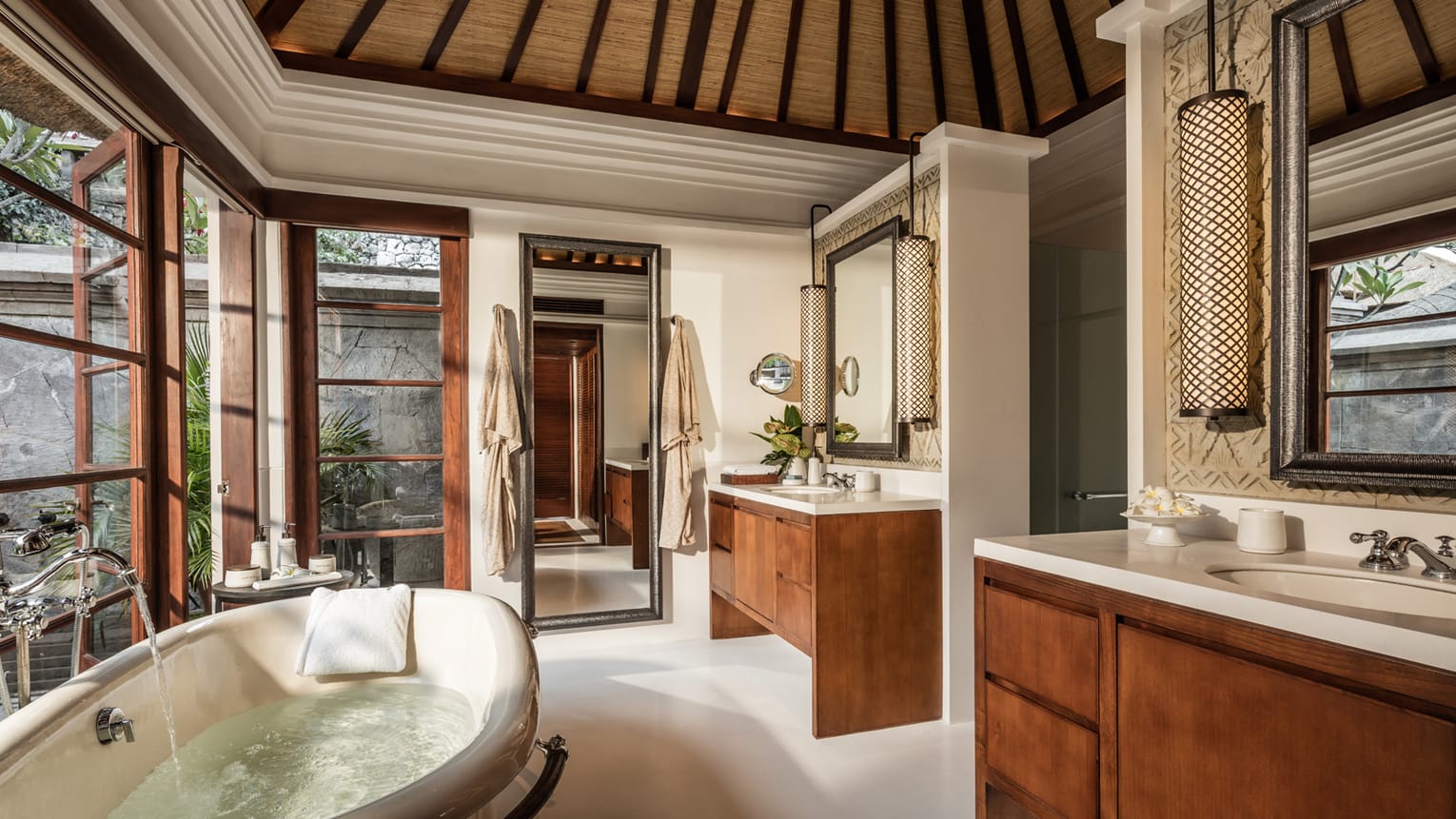 Four Seasons Jimbaran Bay villa bathroom