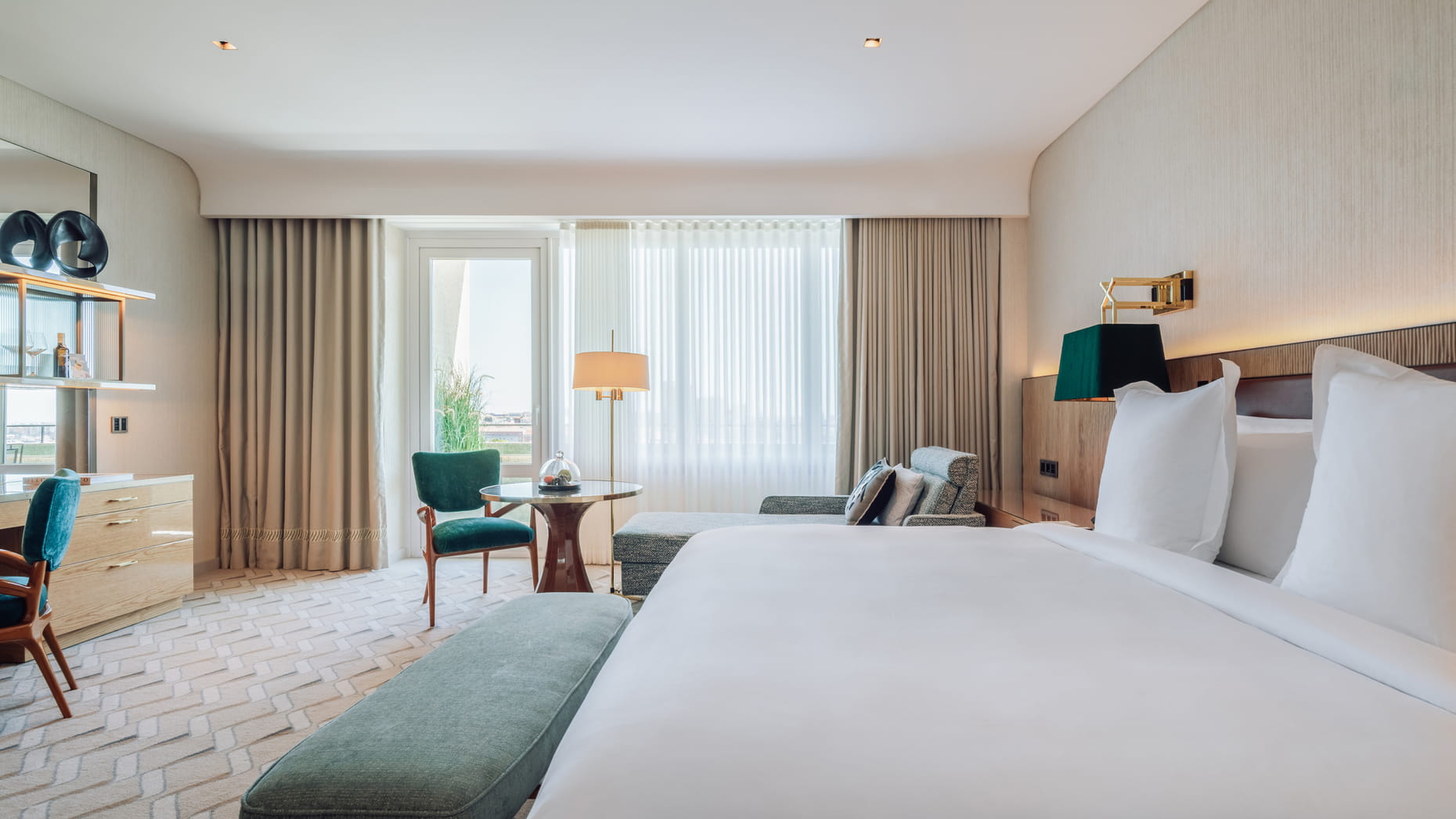 Four Seasons Hotel Ritz Lisbon suite