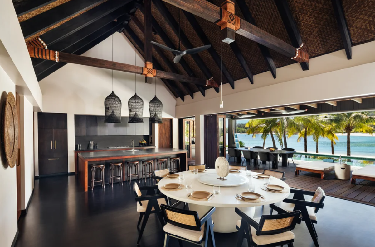 Six Bedroom Beachfront Pool Residence