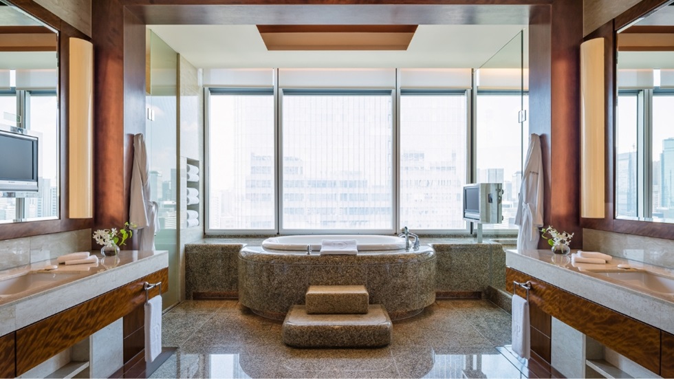 Peninsula Suite