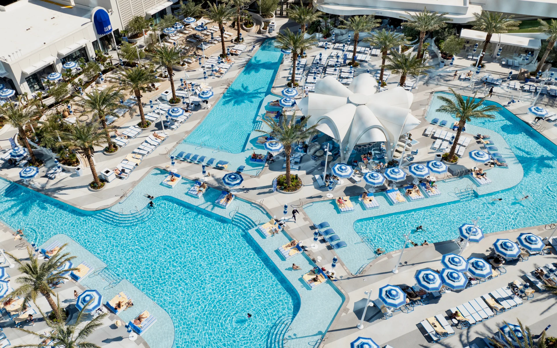 Fontainebleau Las Vegas pool